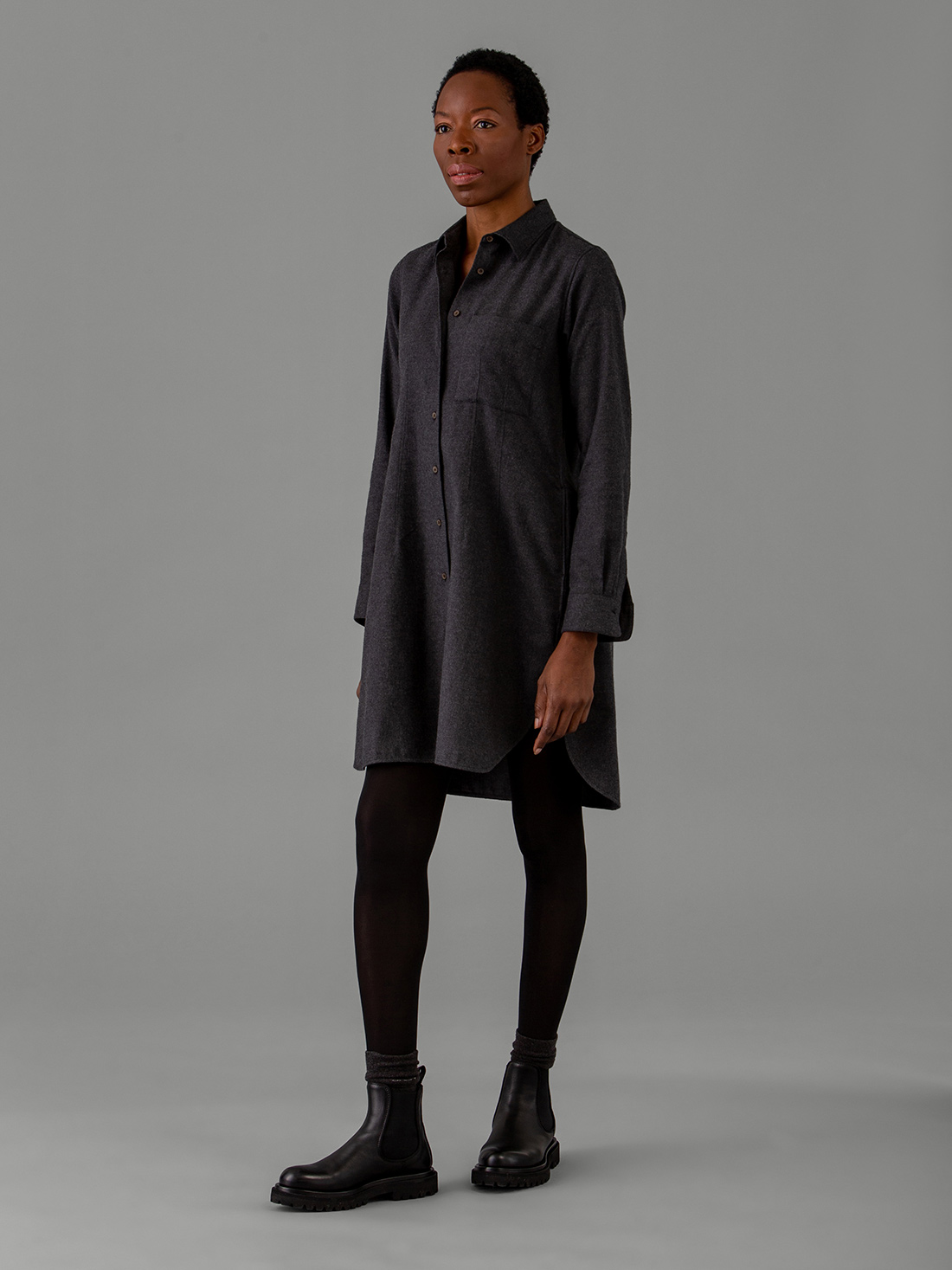 Detailansicht von Kurzes Hemdblusenkleid aus Baumwolle von LIS LAREIDA