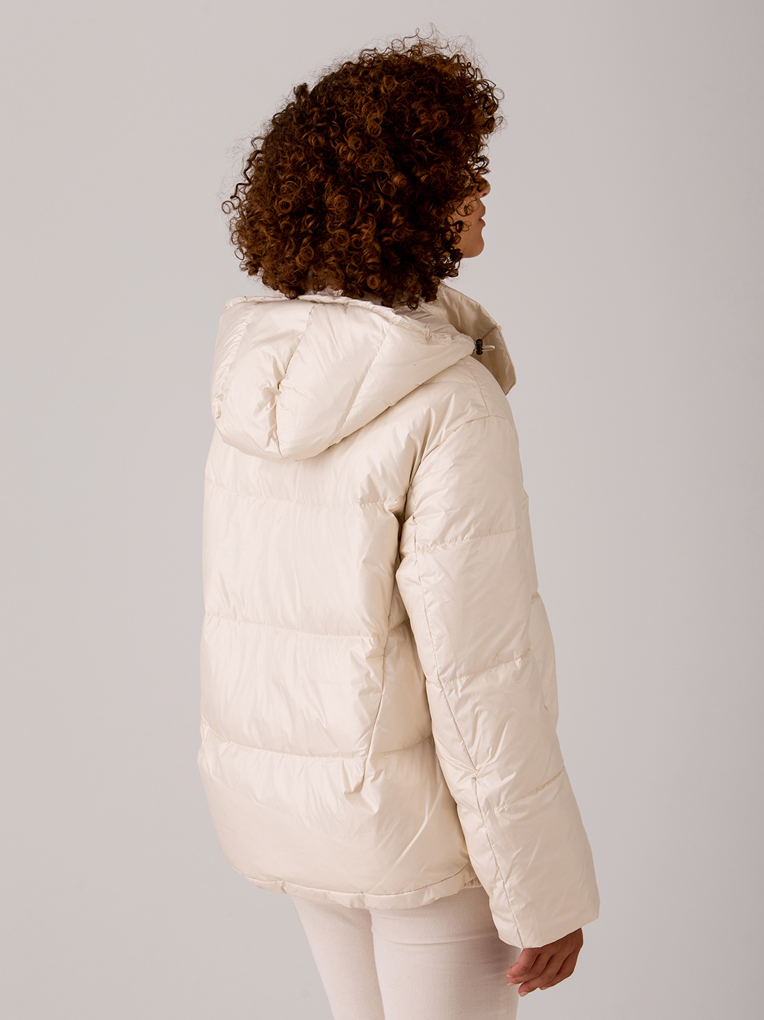 Detailansicht von Daunenjacke von LIS LAREIDA