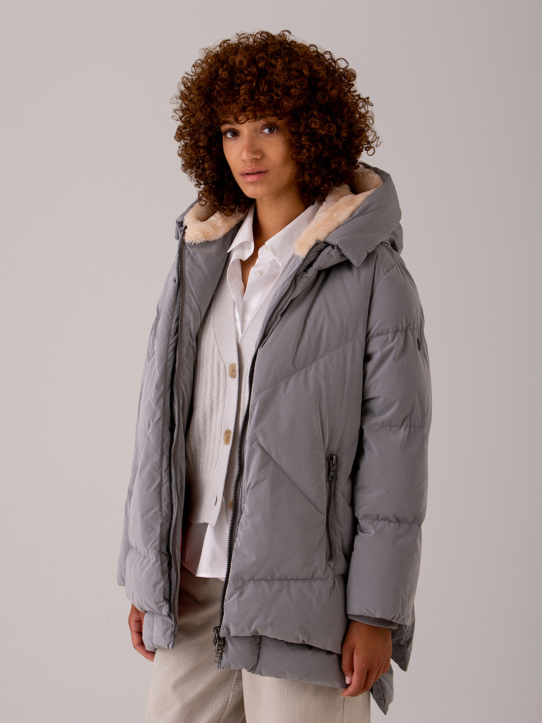 Detailansicht von Steppmantel von BLONDE NO. 8