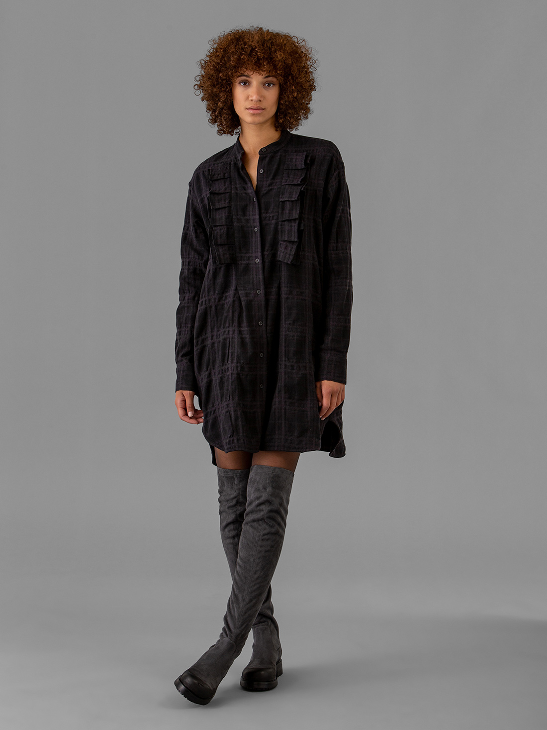 Detailansicht von Midi-Hemdblusenkleid aus Baumwolle von LIS LAREIDA