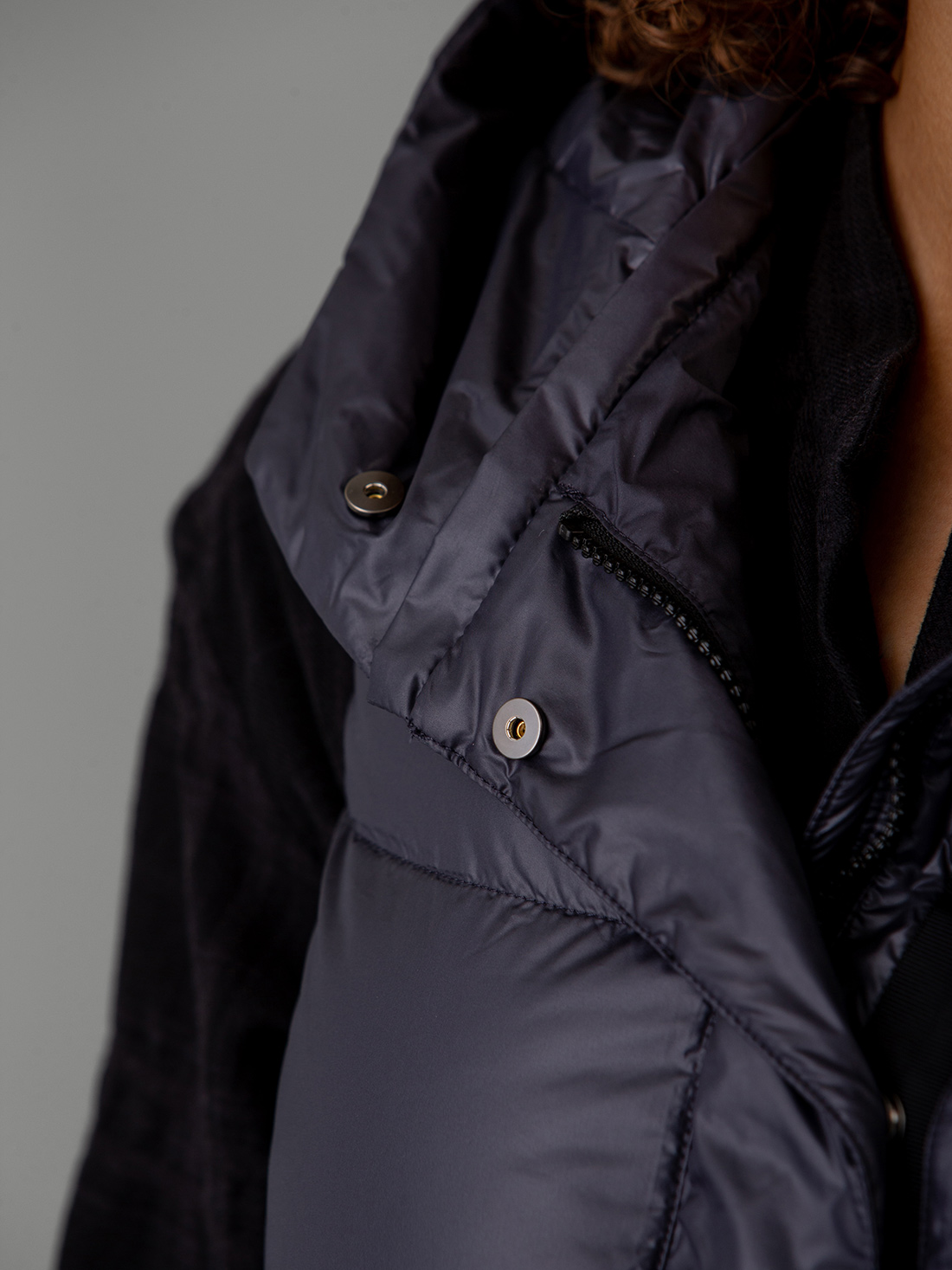 Detailansicht von Daunenweste von LIS LAREIDA