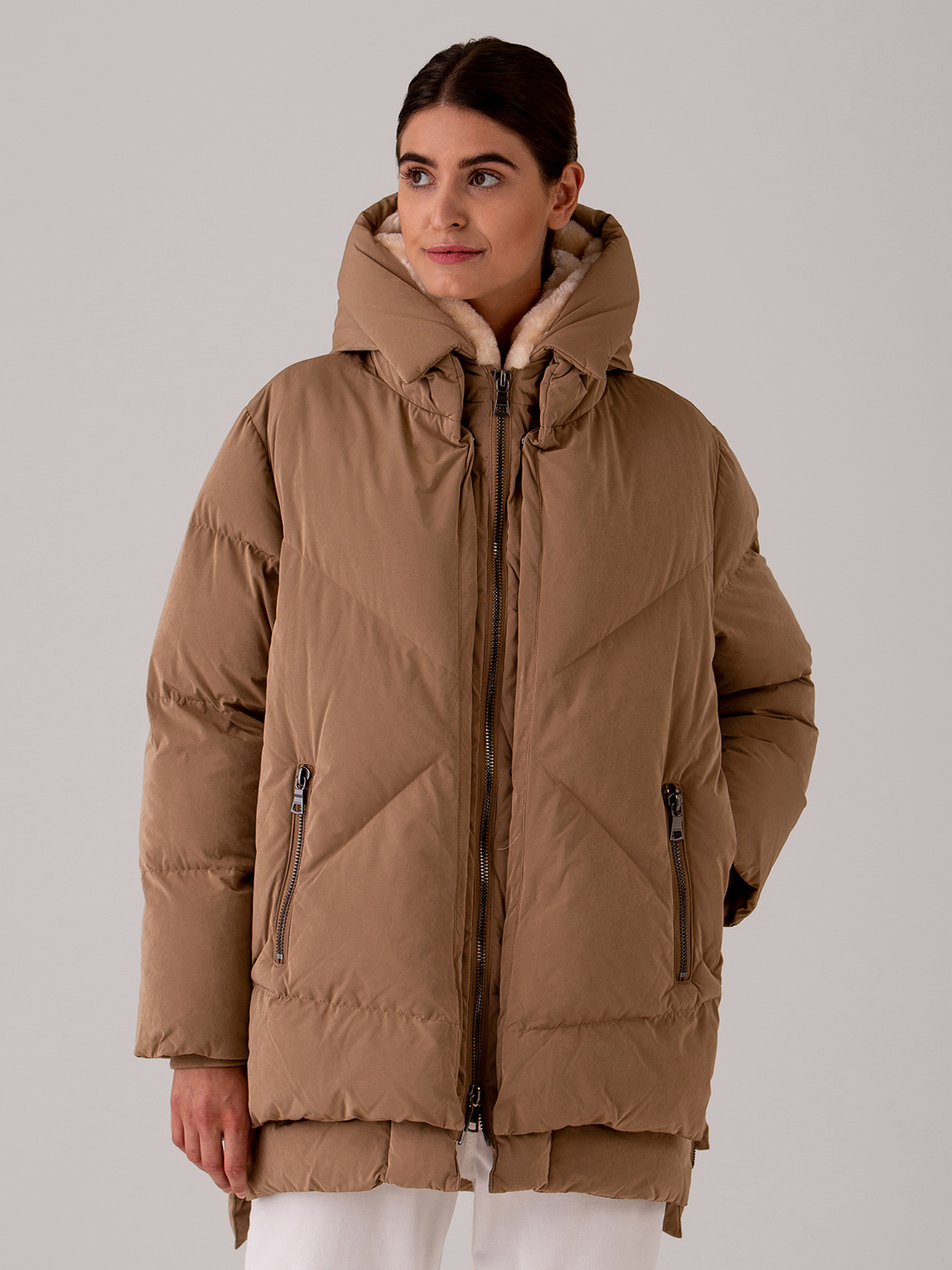 Detailansicht von Steppmantel von BLONDE NO. 8