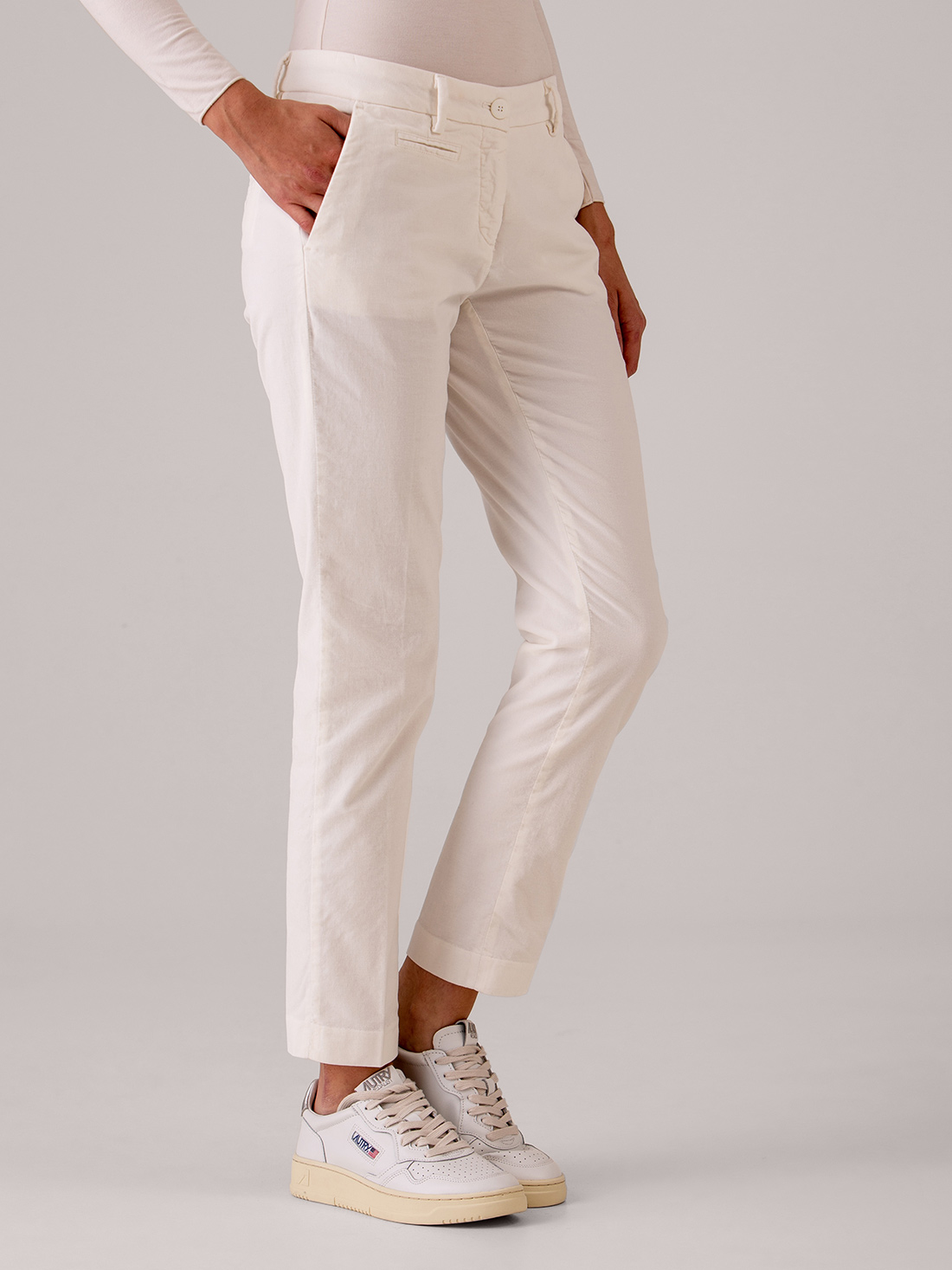 Detailansicht von Chinohose aus Samt von MASON’S