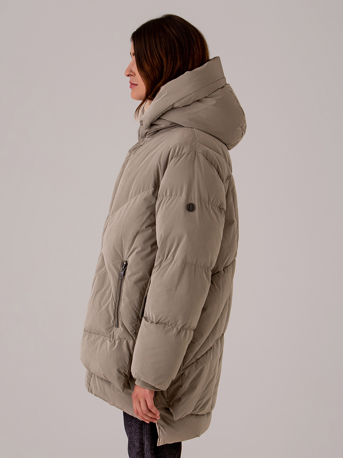 Detailansicht von Steppmantel von BLONDE NO. 8