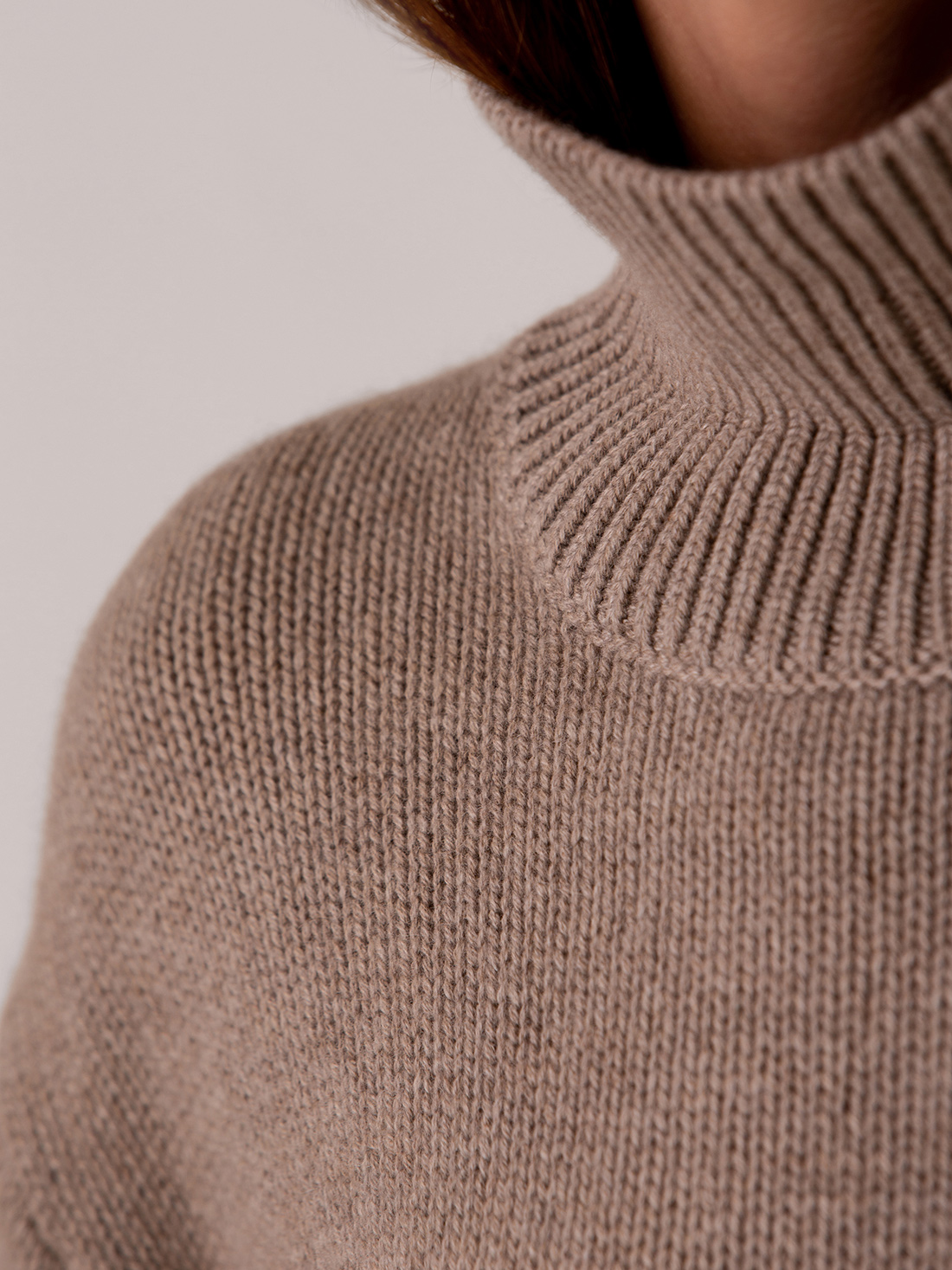 Detailansicht von Turtleneck Pullover aus Cashmere von LISA YANG