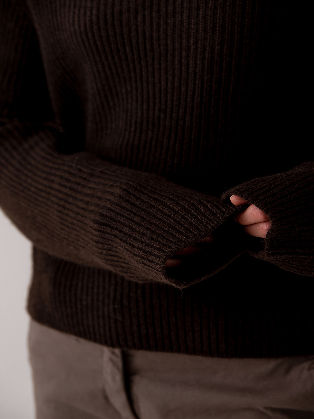 Detailansicht von Rollkragenpullover aus Cashmere von LISA YANG