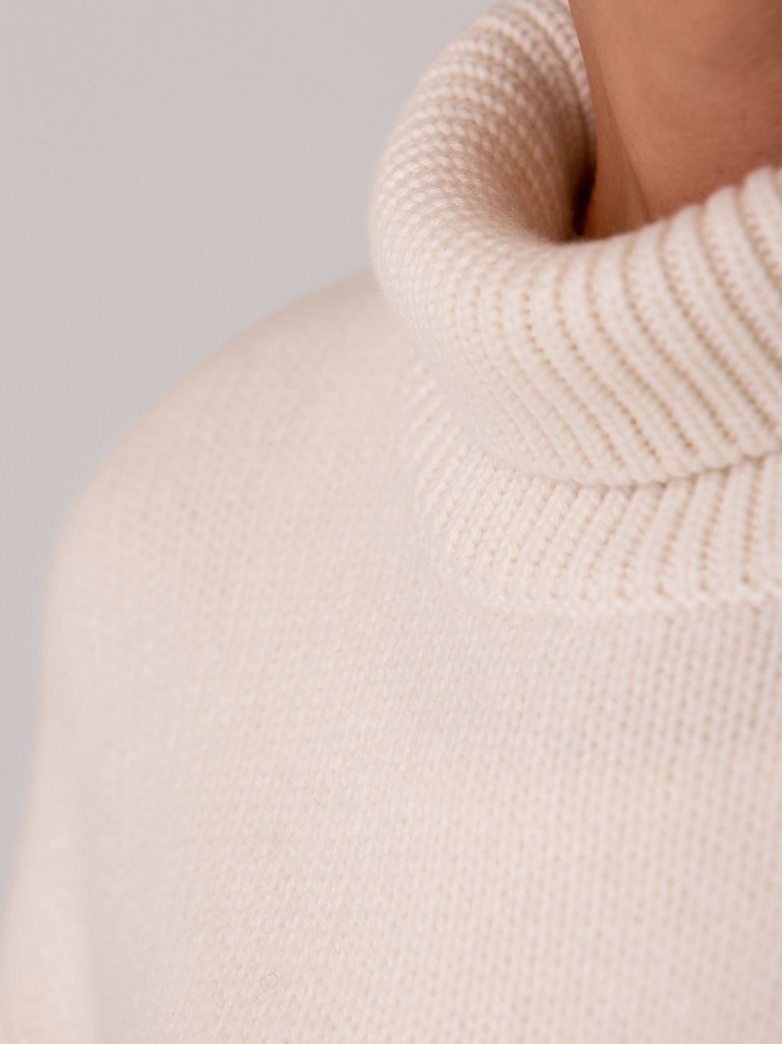 Detailansicht von Turtleneck Pullover aus Cashmere von LISA YANG