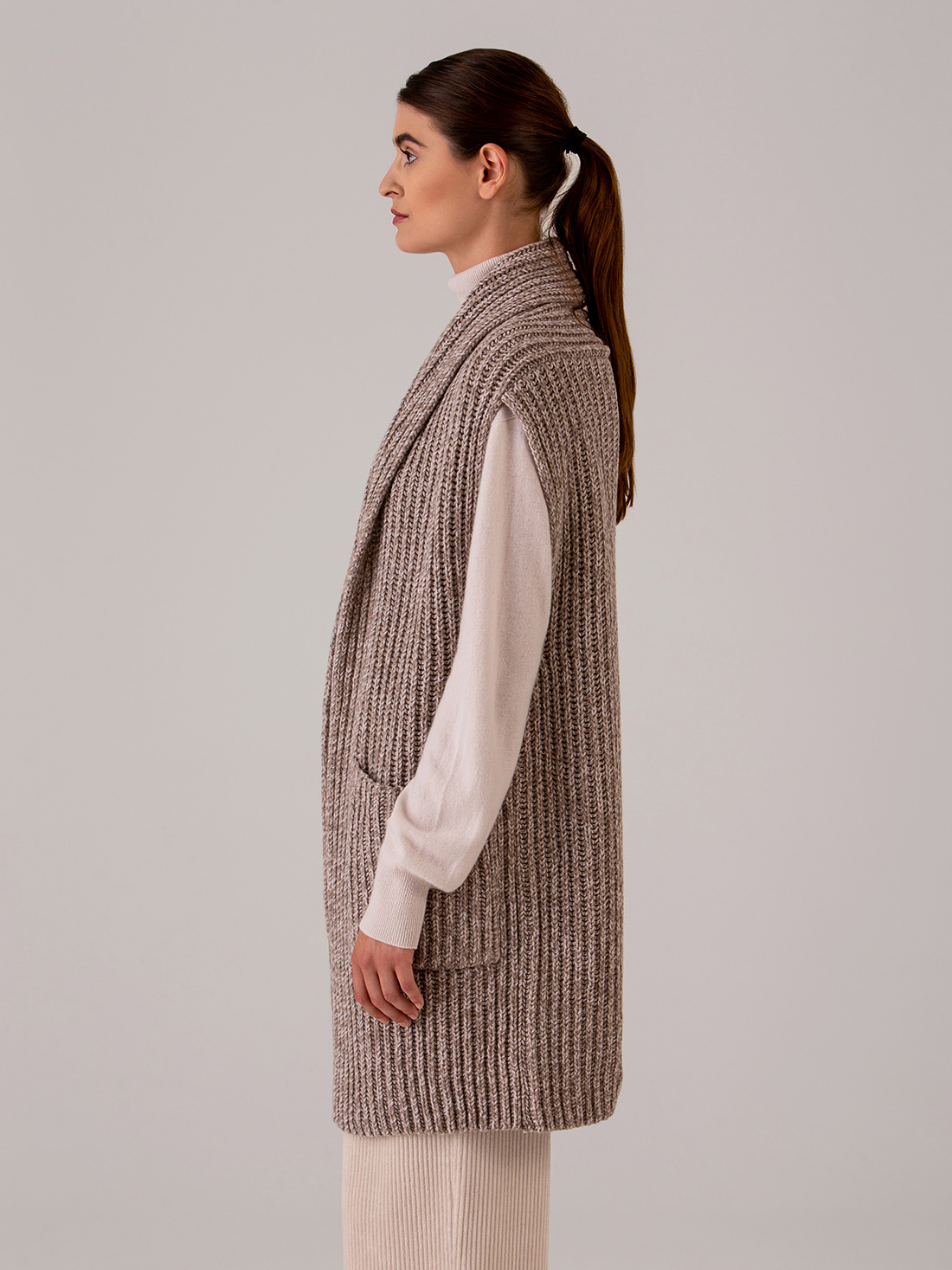 Detailansicht von Strickweste von ARMEDANGELS