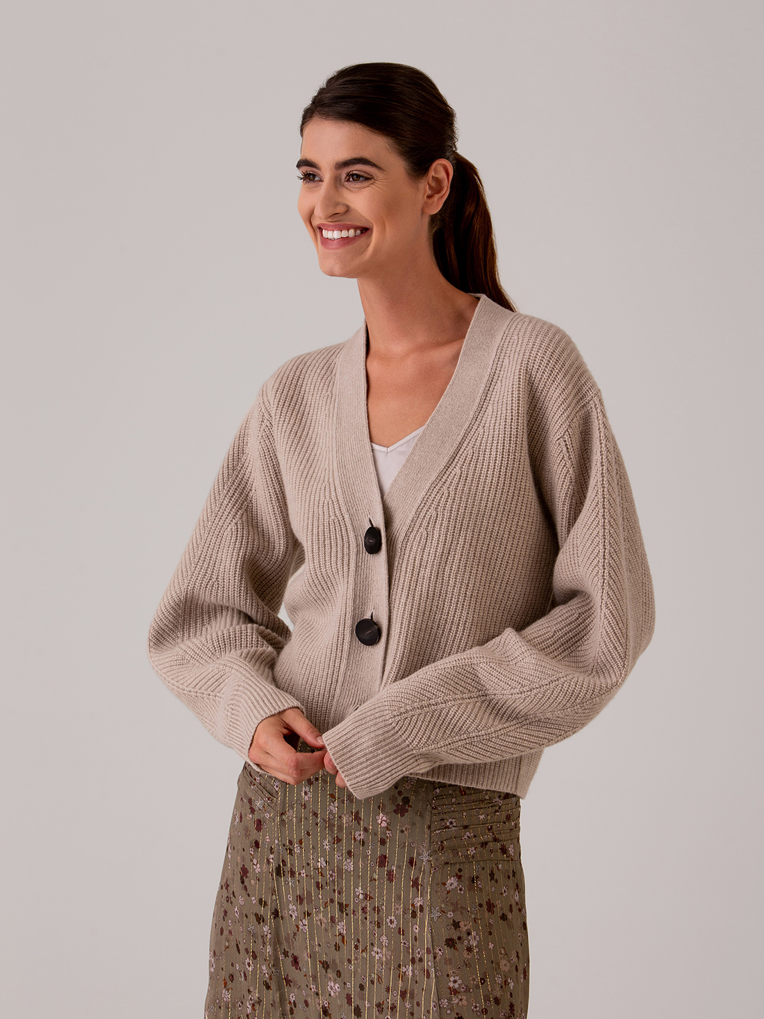 Detailansicht von Strickjacke aus Cashmere von LISA YANG