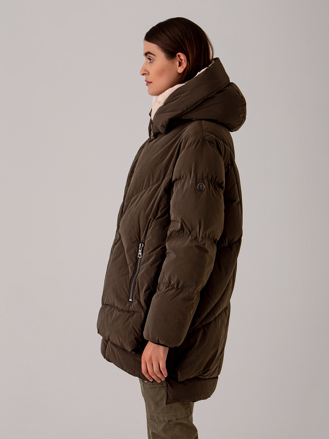 Detailansicht von Steppmantel von BLONDE NO. 8