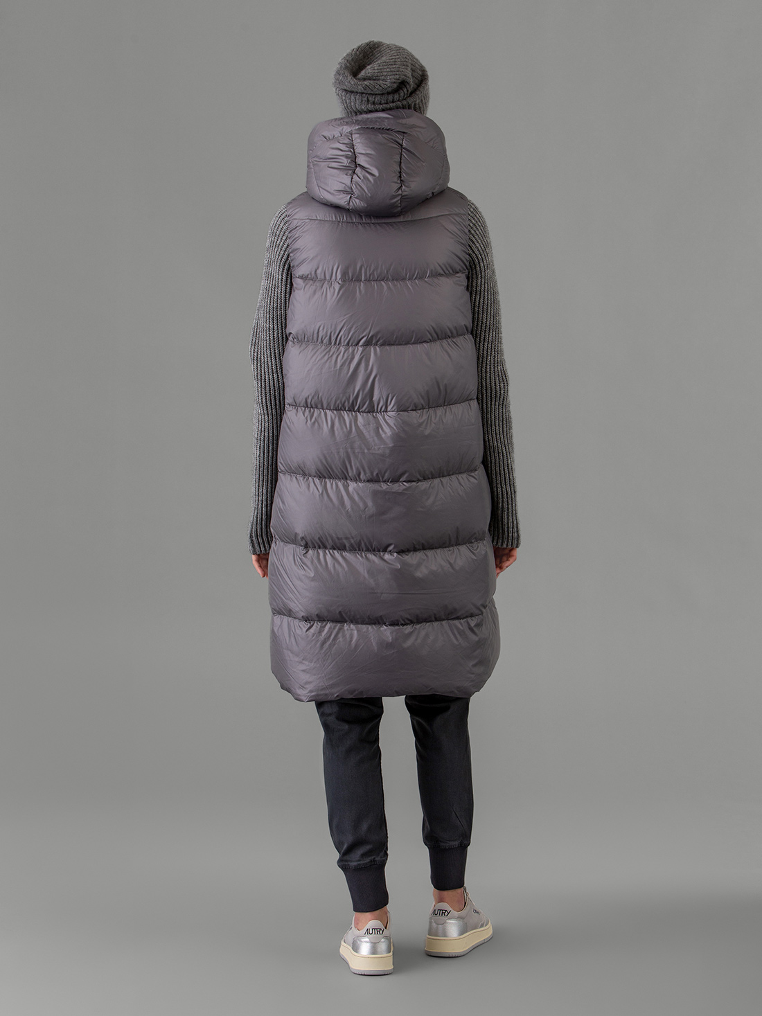 Detailansicht von Daunenweste von LIS LAREIDA