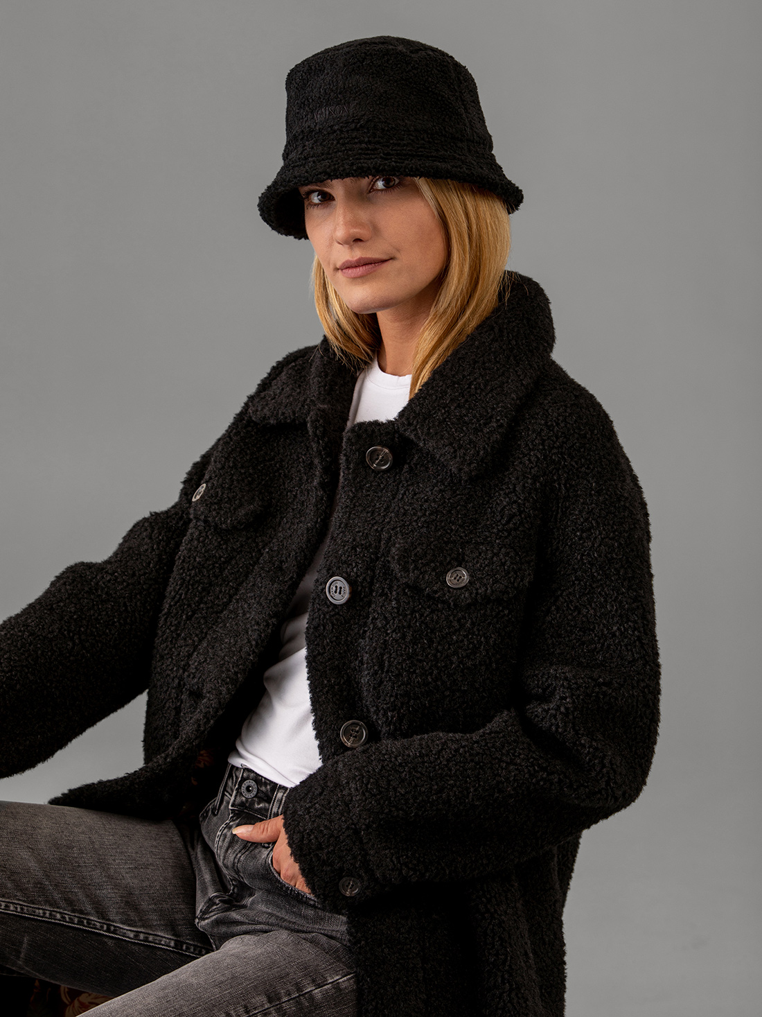 Detailansicht von Teddy-Mantel von OAKWOOD