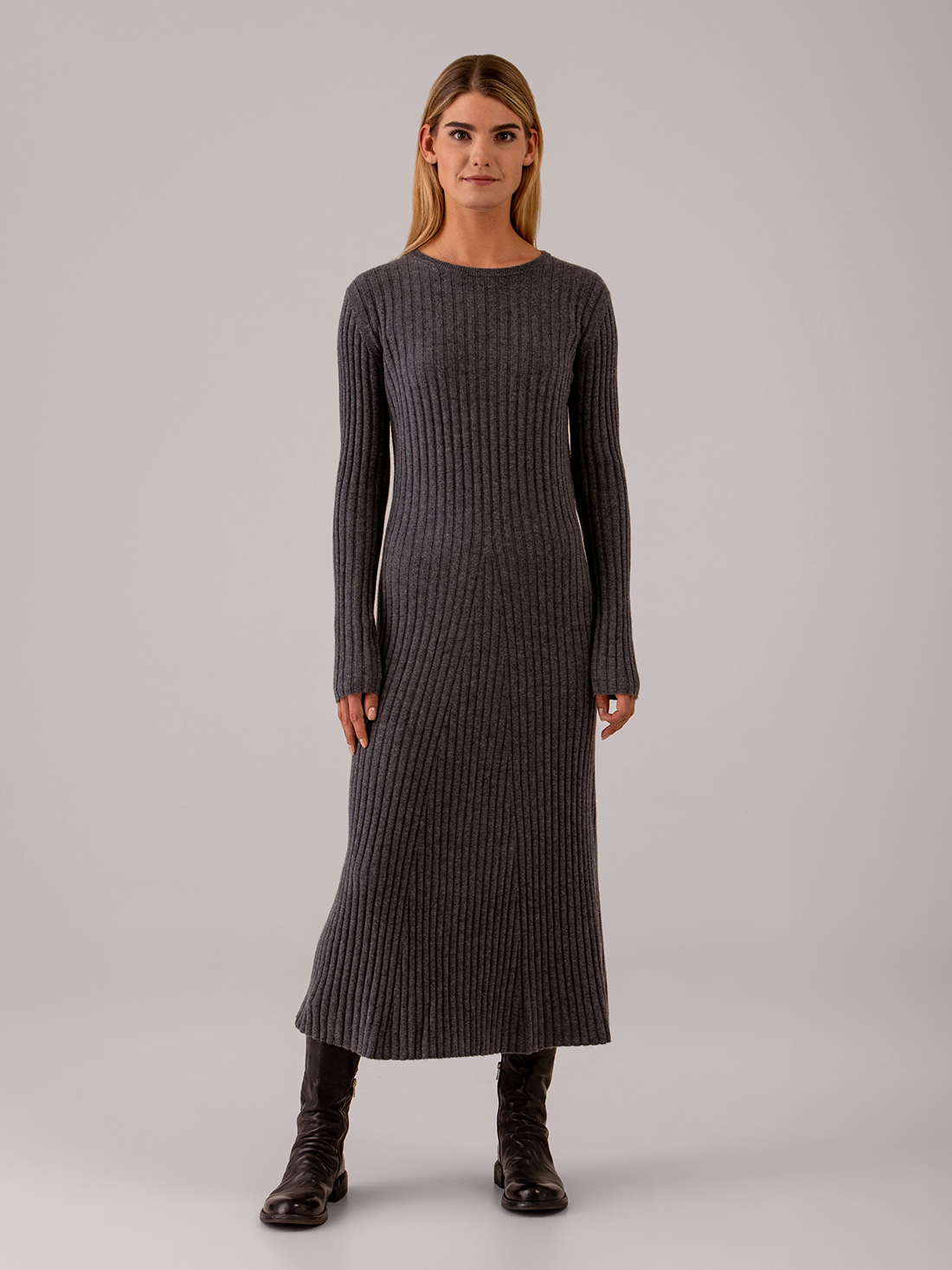 Detailansicht von Maxi-Strickkleid aus Cashmere von LISA YANG
