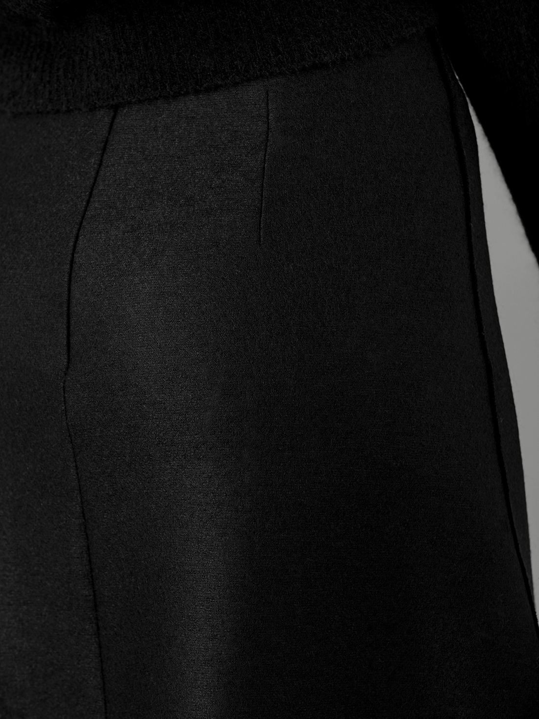 Detailansicht von Kurzer Rock aus Schurwolle von HARRIS WHARF LONDON