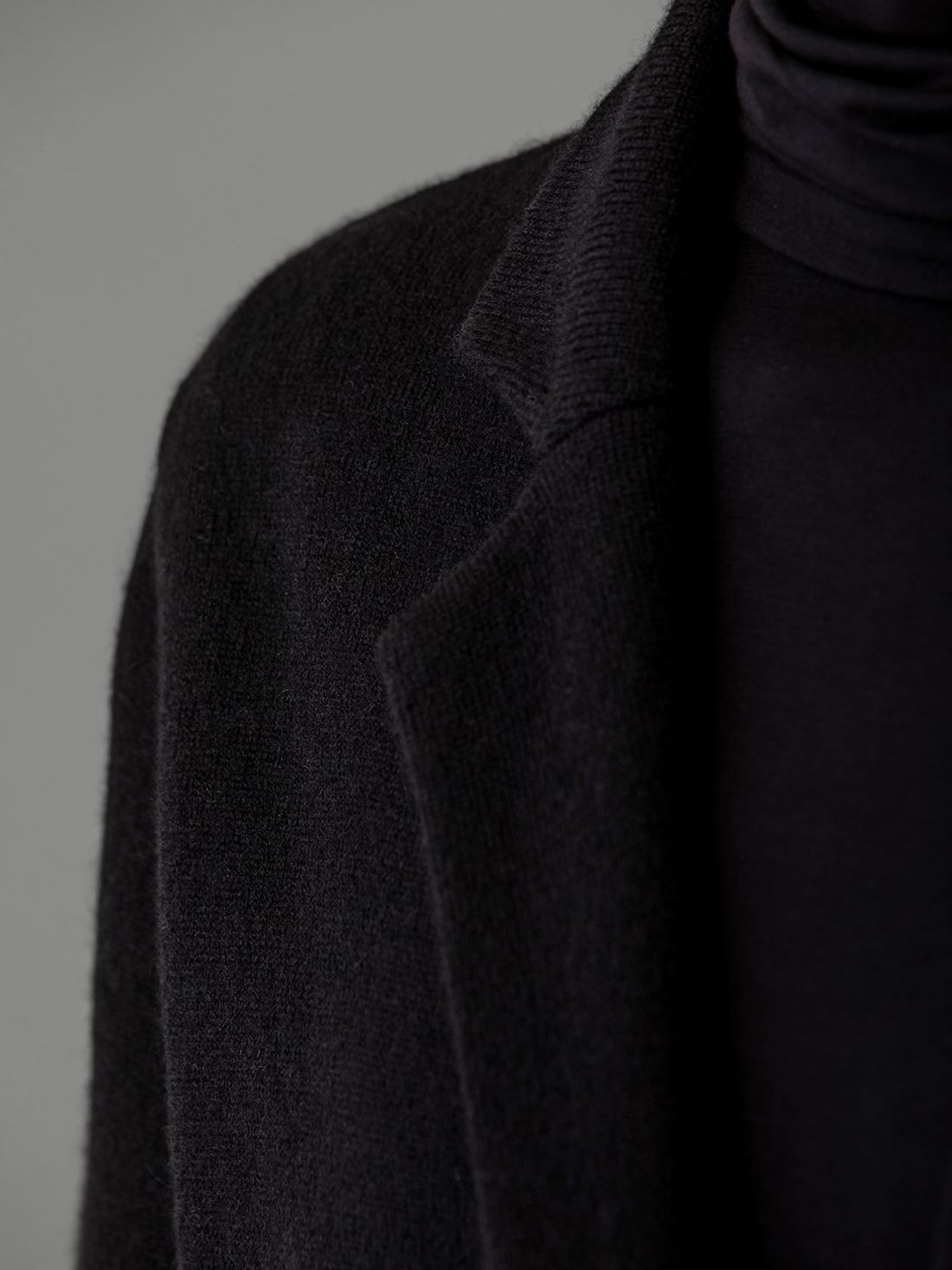 Detailansicht von Mantel aus Cashmere von LISA YANG