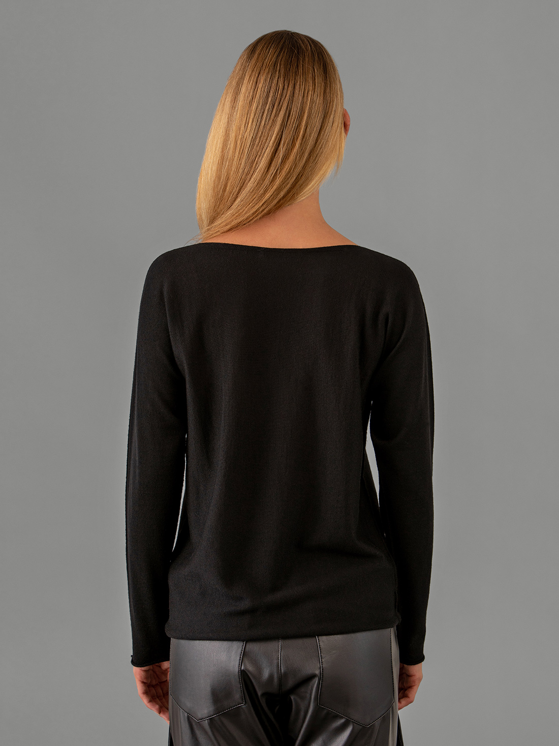 Detailansicht von Leichter Pullover aus Merinowolle von BELLAMY