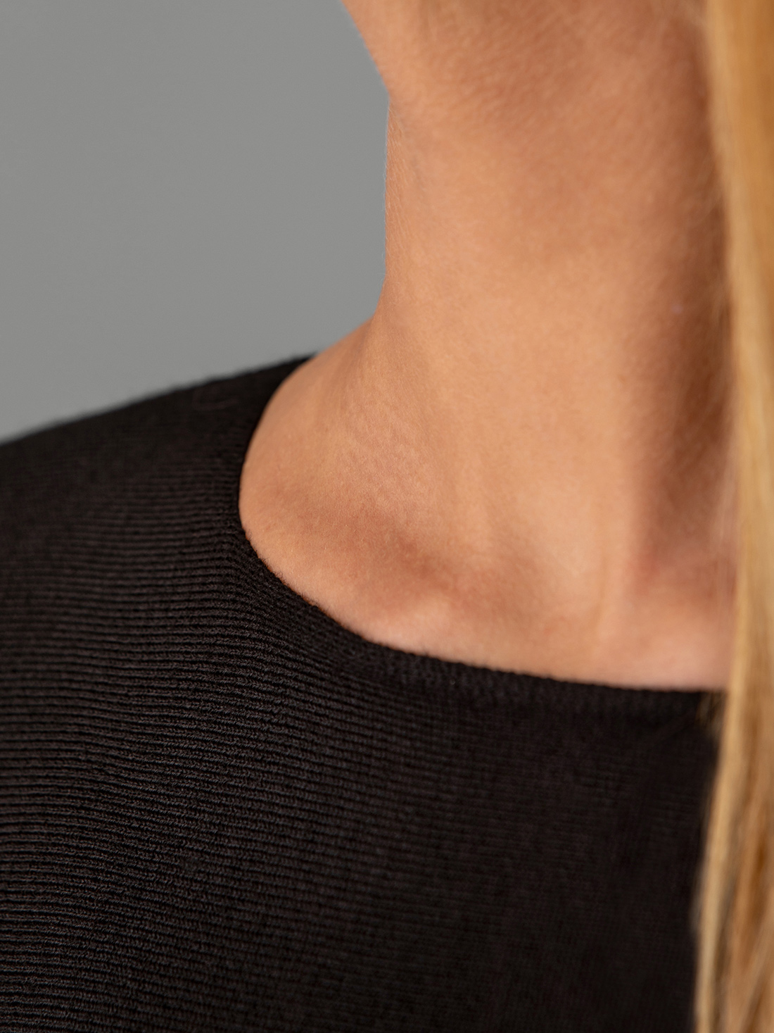 Detailansicht von Leichter Pullover aus Merinowolle von BELLAMY