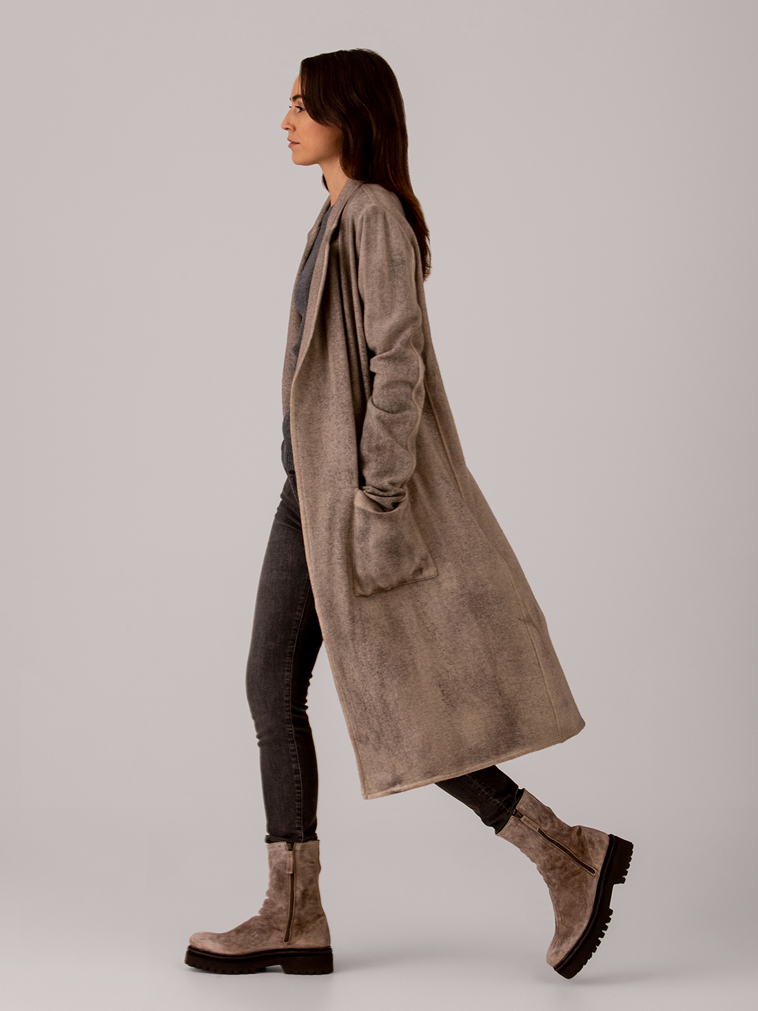 Detailansicht von Langer Strickmantel von AVANT TOI