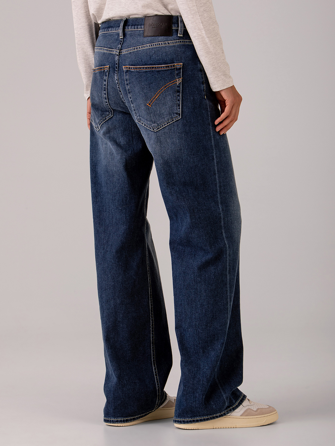 Detailansicht von Straight Leg Jeans von DONDUP