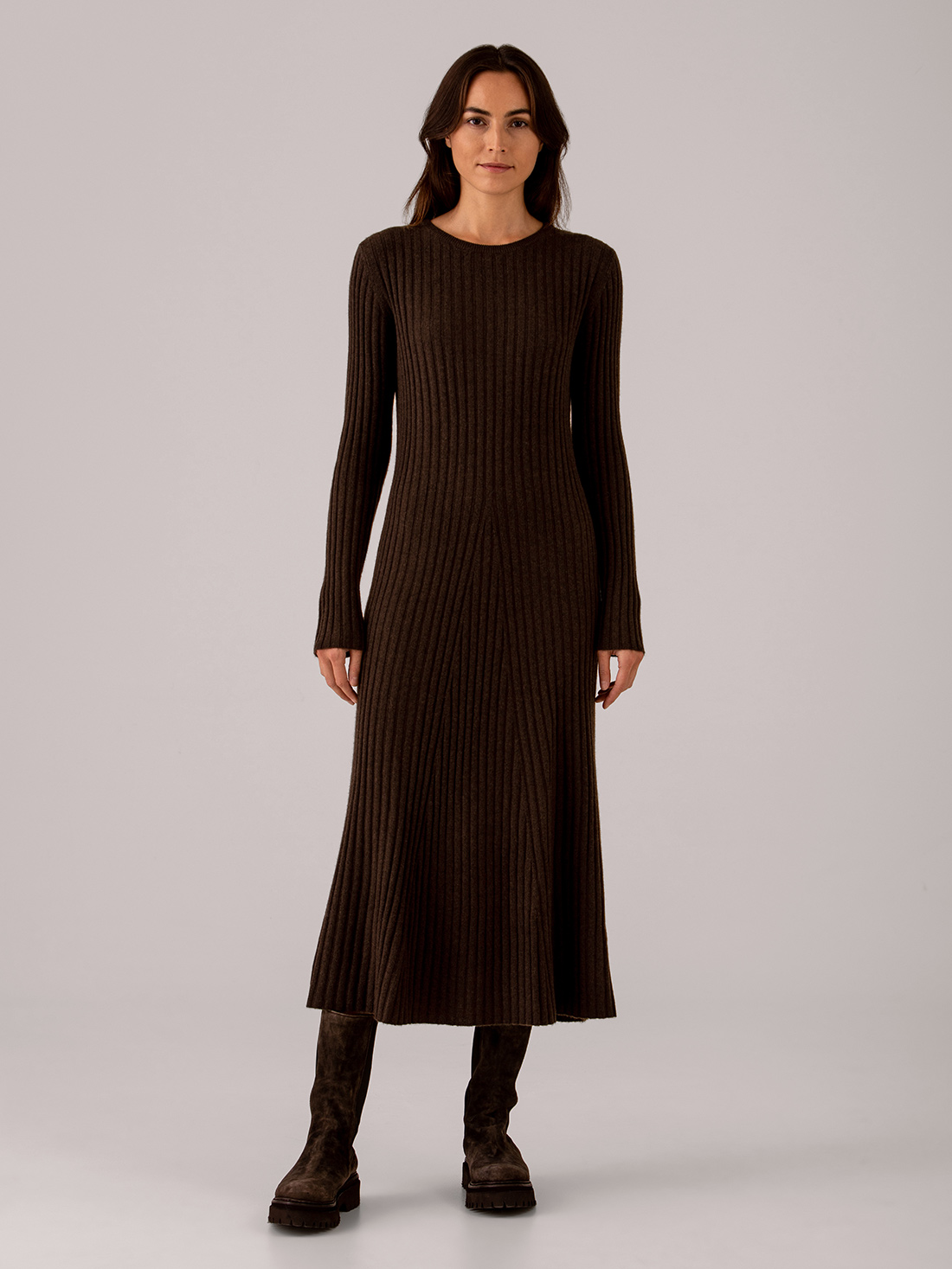 Detailansicht von Maxi-Strickkleid aus Cashmere von LISA YANG