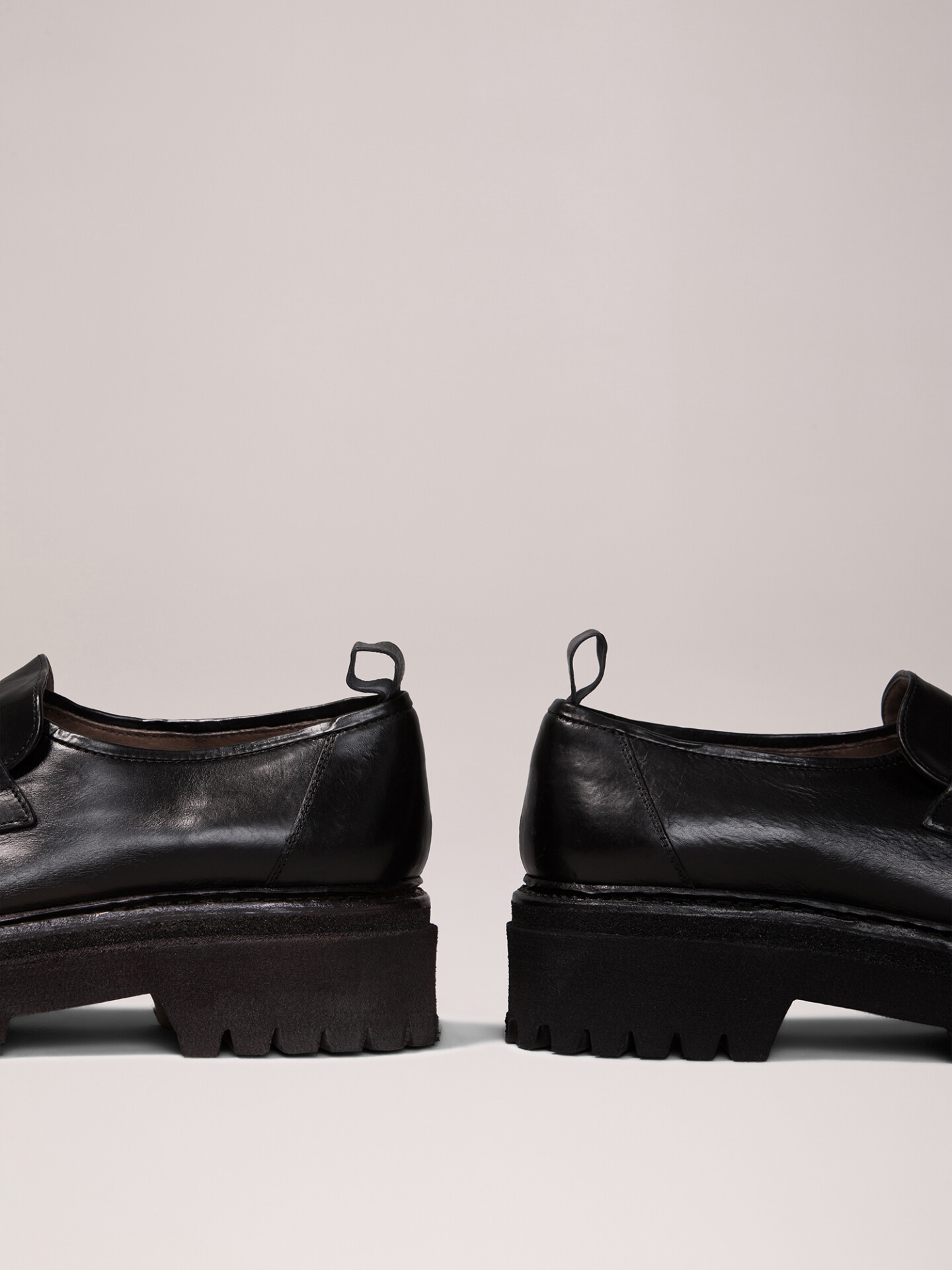 Detailansicht von Loafers aus Leder von CORDWAINER