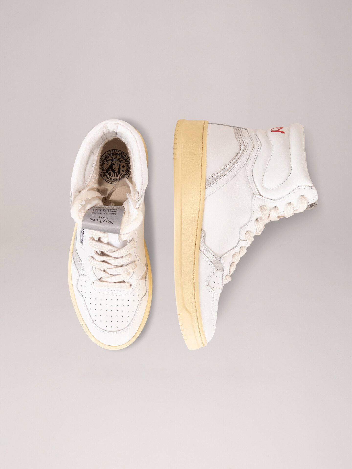 Detailansicht von Hoher Sneaker aus Leder von AUTRY