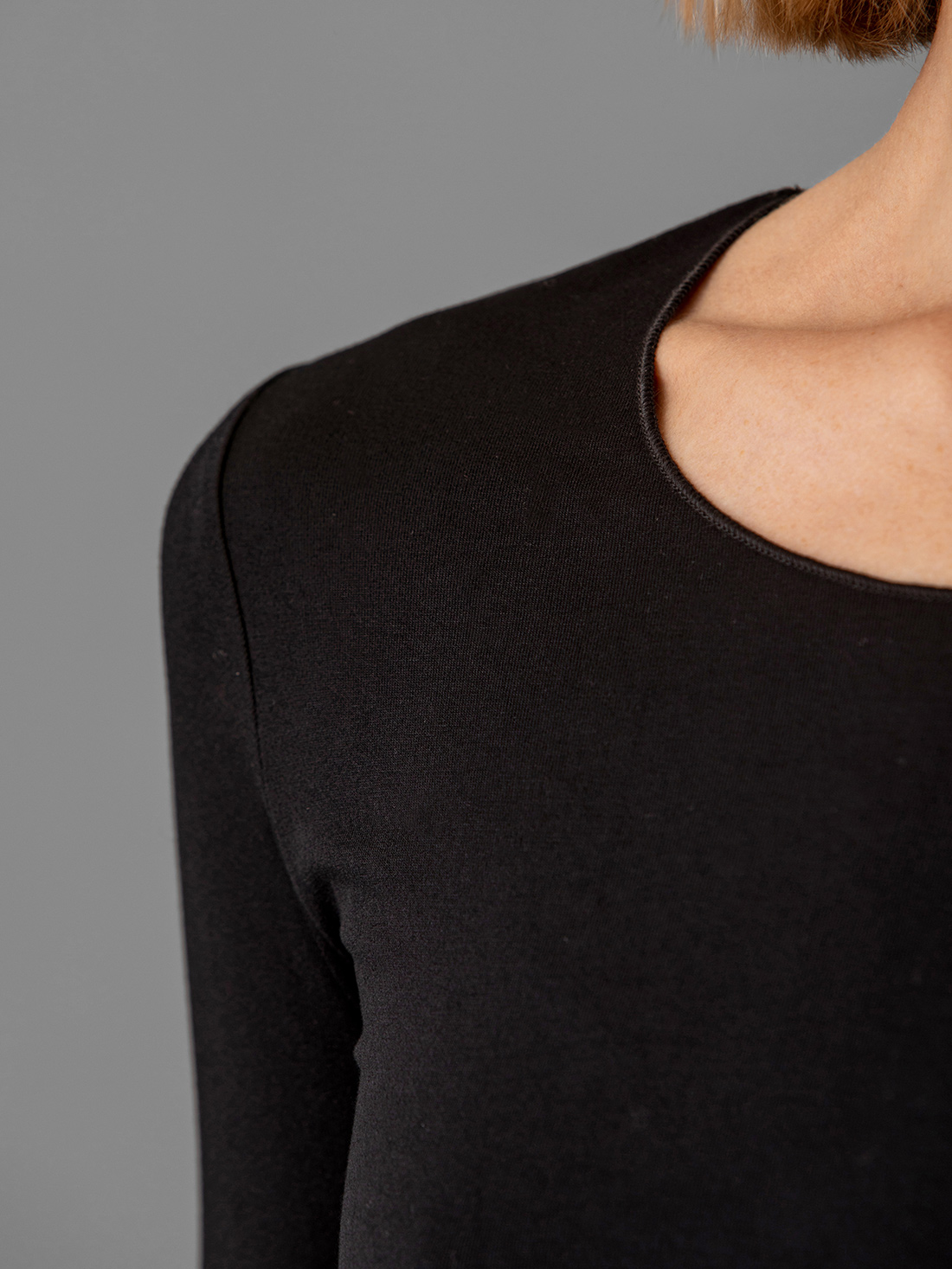 Detailansicht von Langarmshirt von MAJESTIC