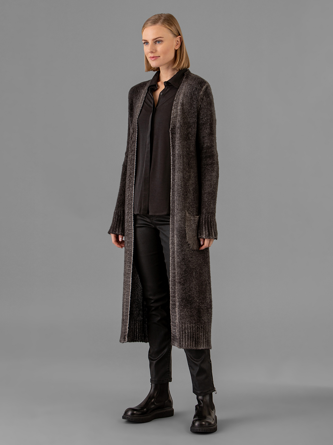 Detailansicht von Cardigan aus Cashmere von AVANT TOI