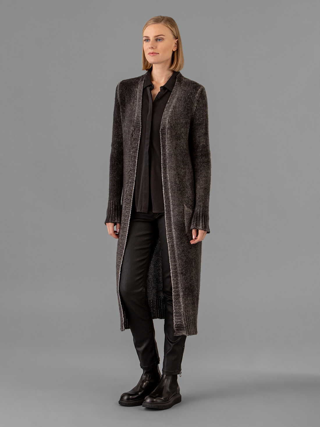 Detailansicht von Cardigan aus Cashmere von AVANT TOI
