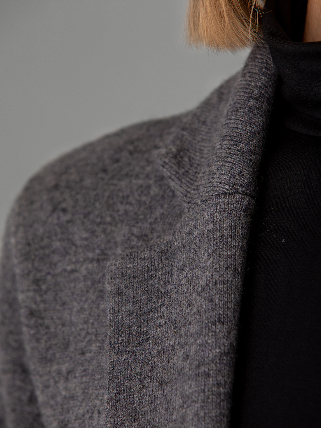 Detailansicht von Mantel aus Cashmere von LISA YANG