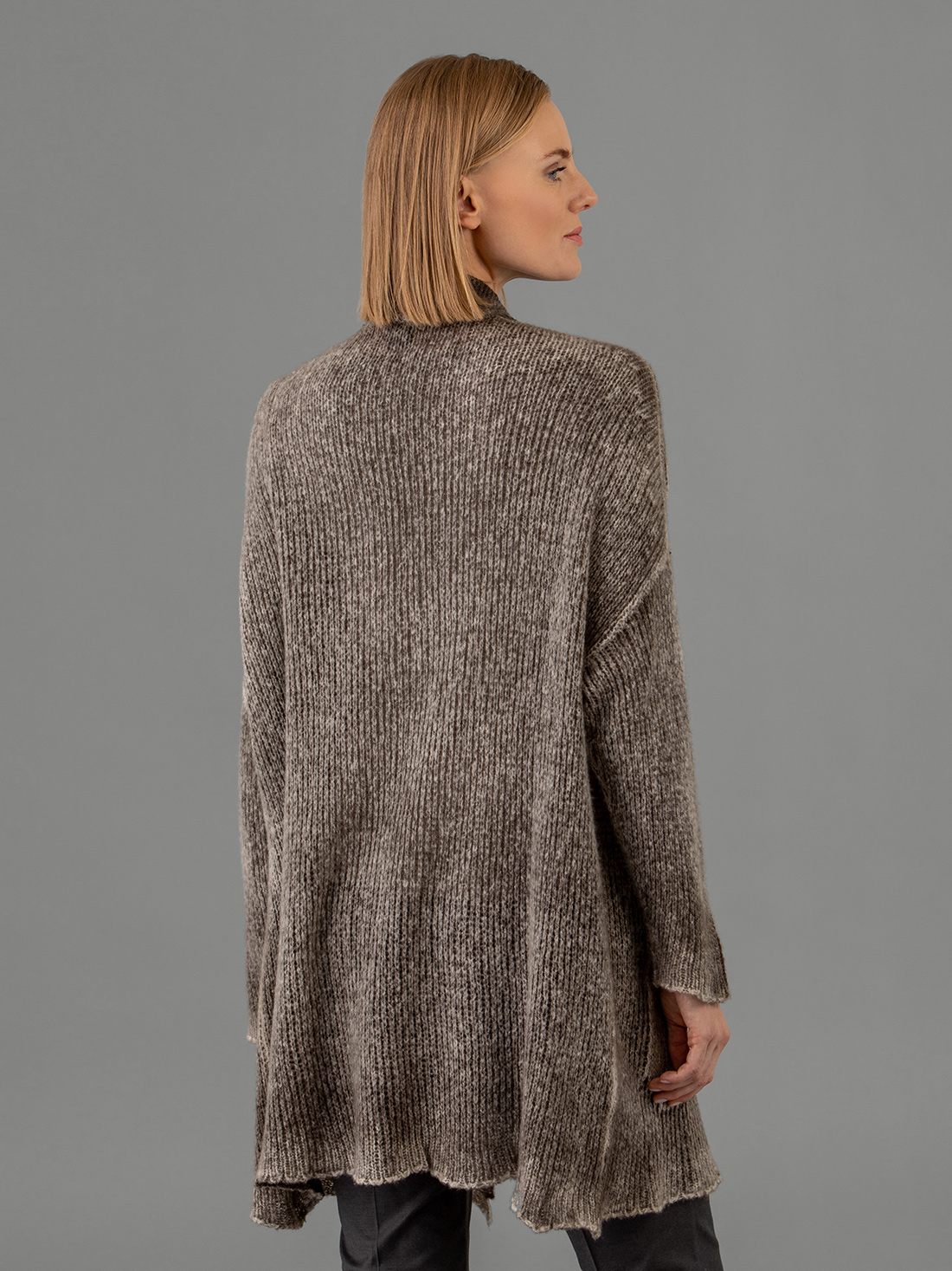 Detailansicht von Cardigan aus Cashmere von AVANT TOI
