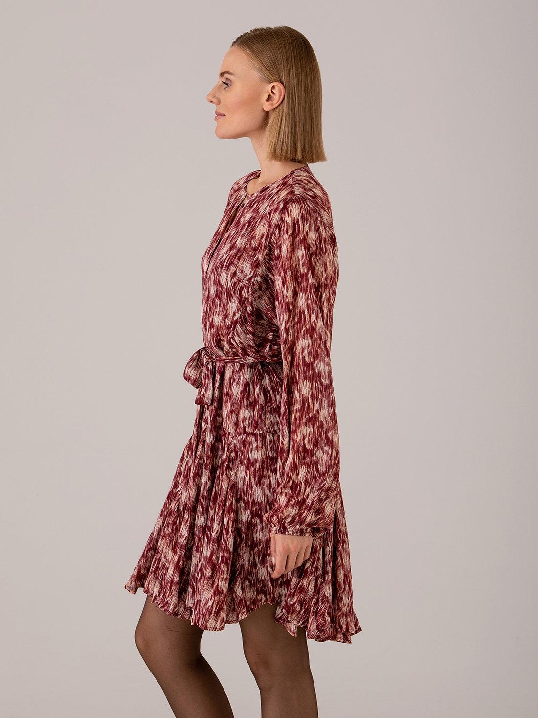 Detailansicht von Kurzes Blusenkleid von CIRCLE OF TRUST