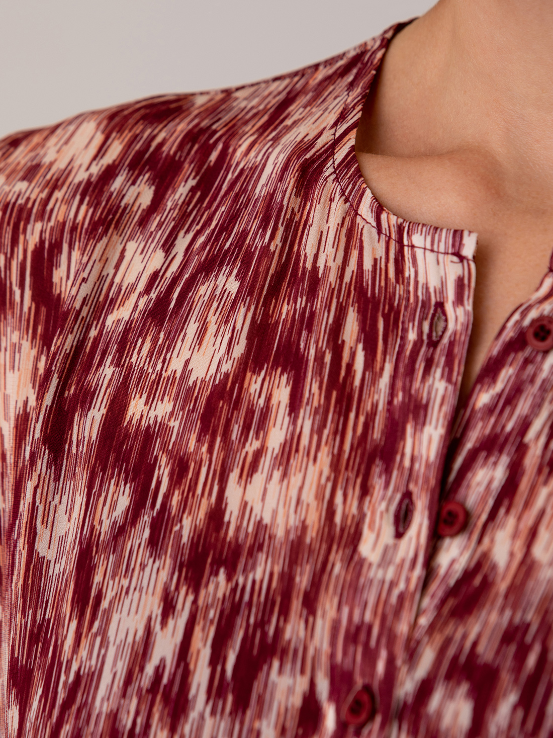 Detailansicht von Kurzes Blusenkleid von CIRCLE OF TRUST