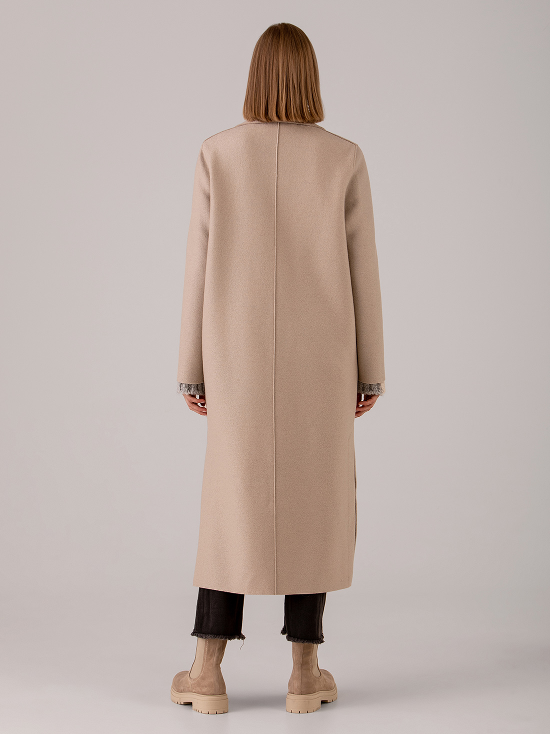 Detailansicht von Langer Mantel von HARRIS WHARF LONDON