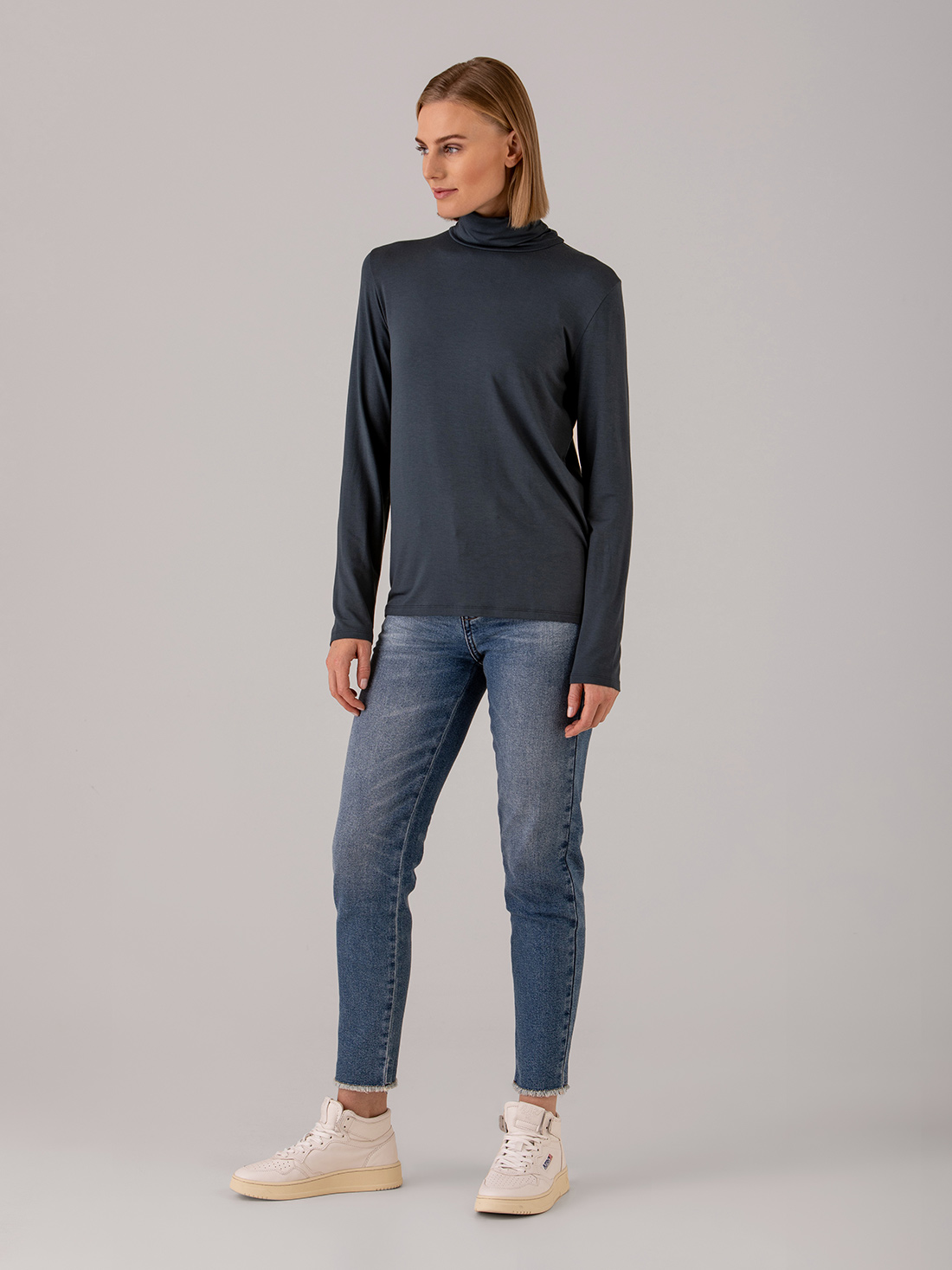 Detailansicht von Rollkragenshirt von UNIVERSEL