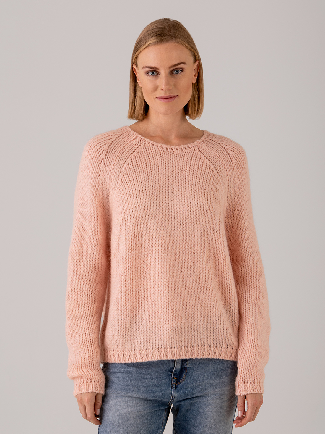 Detailansicht von Pullover von SIBIN LINNEBJERG