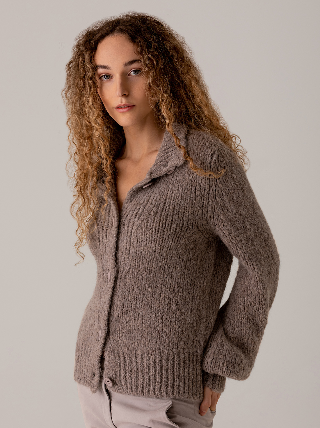 Detailansicht von Strickjacke von BELLAMY