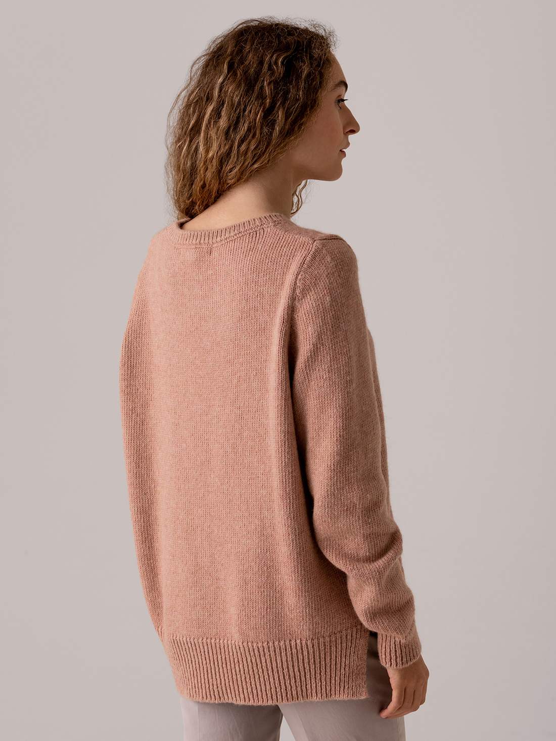 Detailansicht von Pullover von SIBIN LINNEBJERG