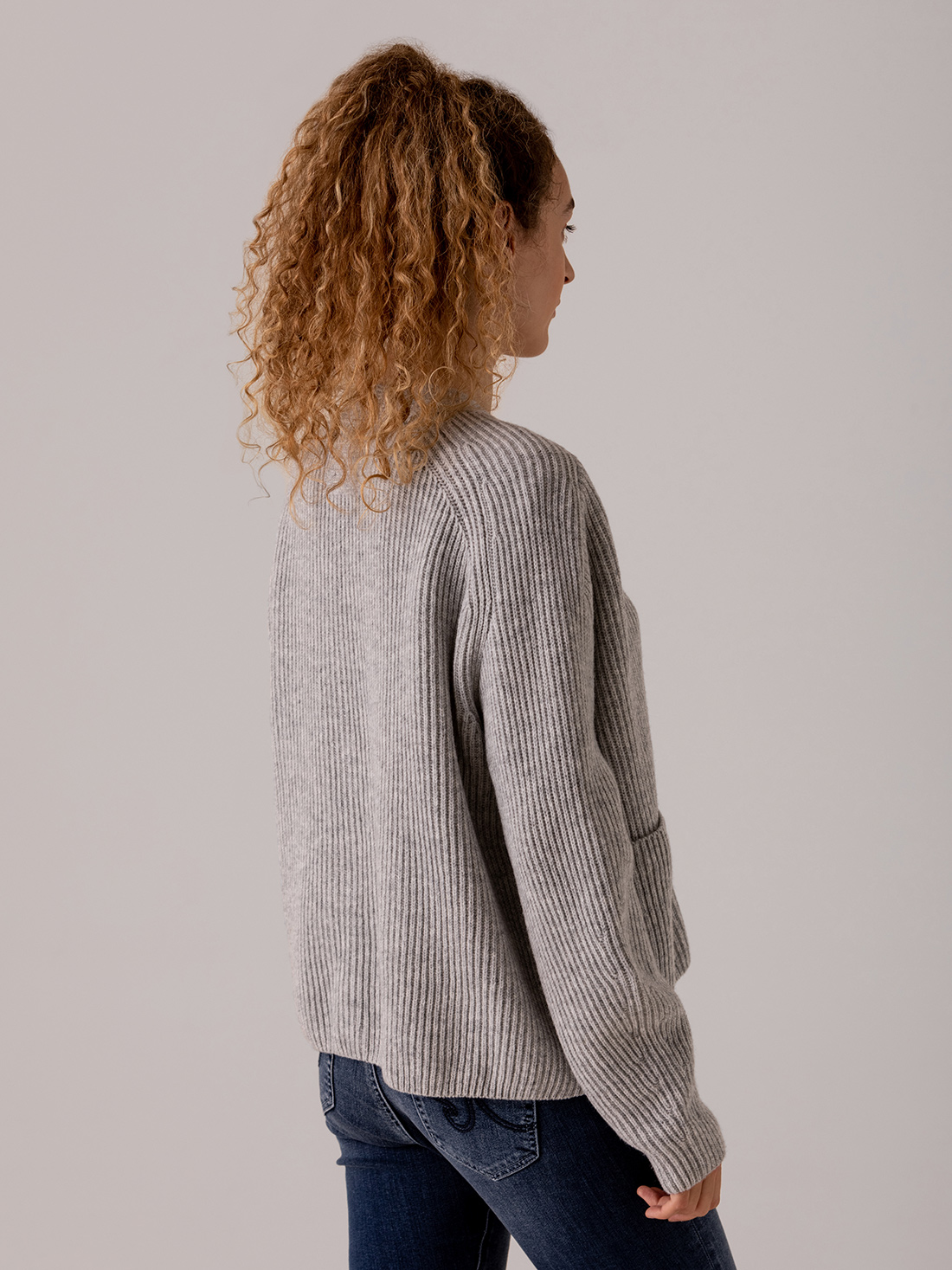 Detailansicht von Kurze Strickjacke von ARMEDANGELS