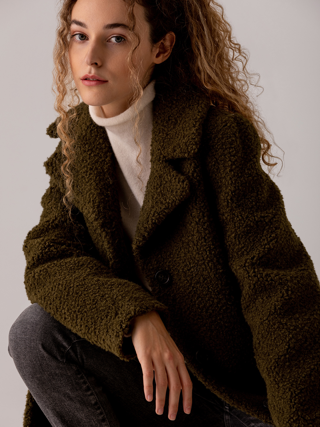 Detailansicht von Teddy-Mantel von OAKWOOD