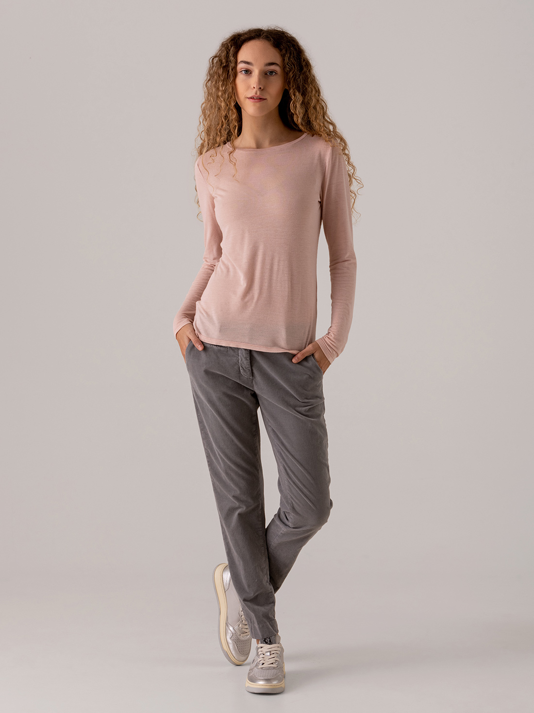 Detailansicht von Chinohose aus Samt von MASON’S