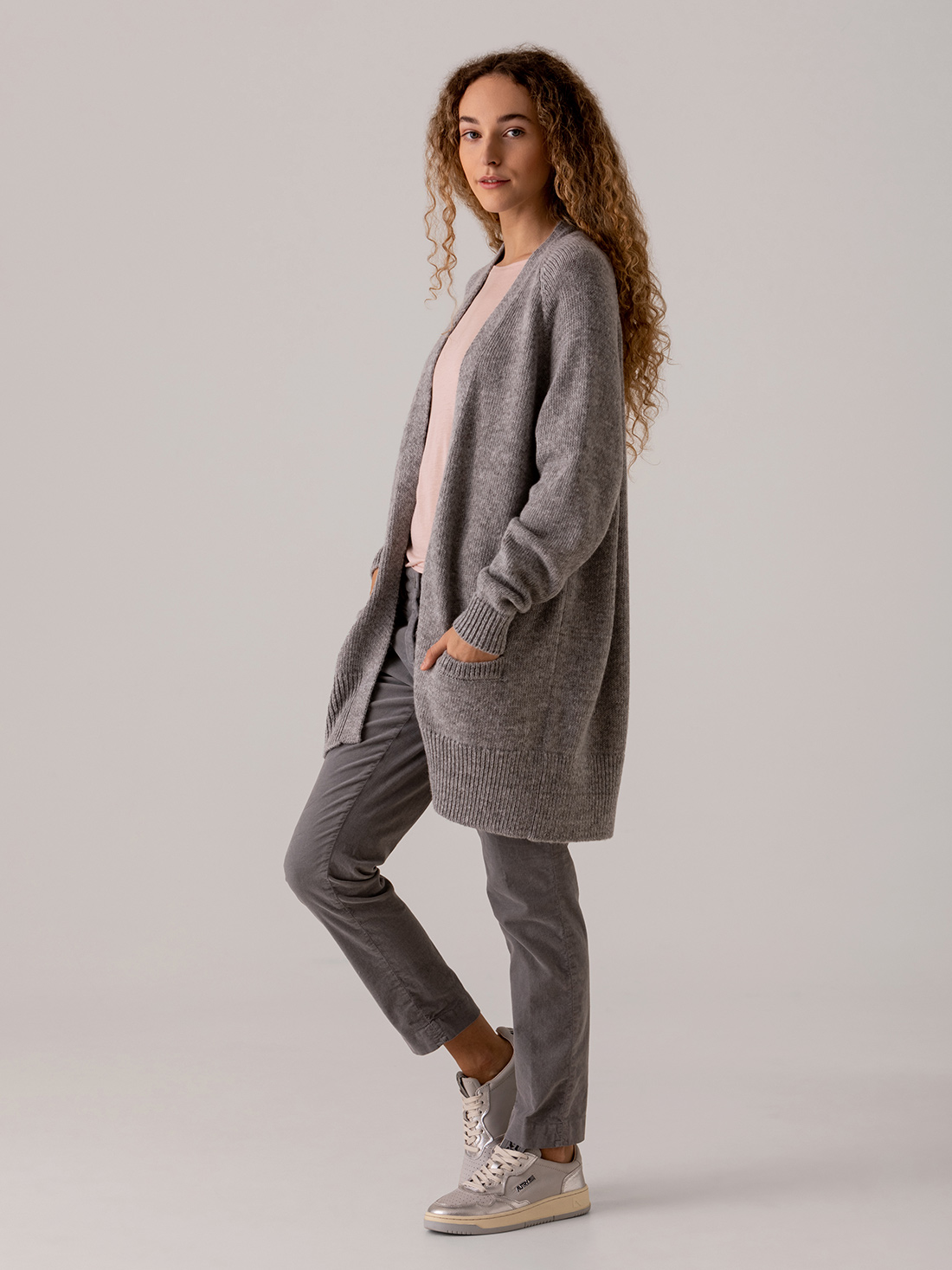 Detailansicht von Langer Cardigan von SIBIN LINNEBJERG