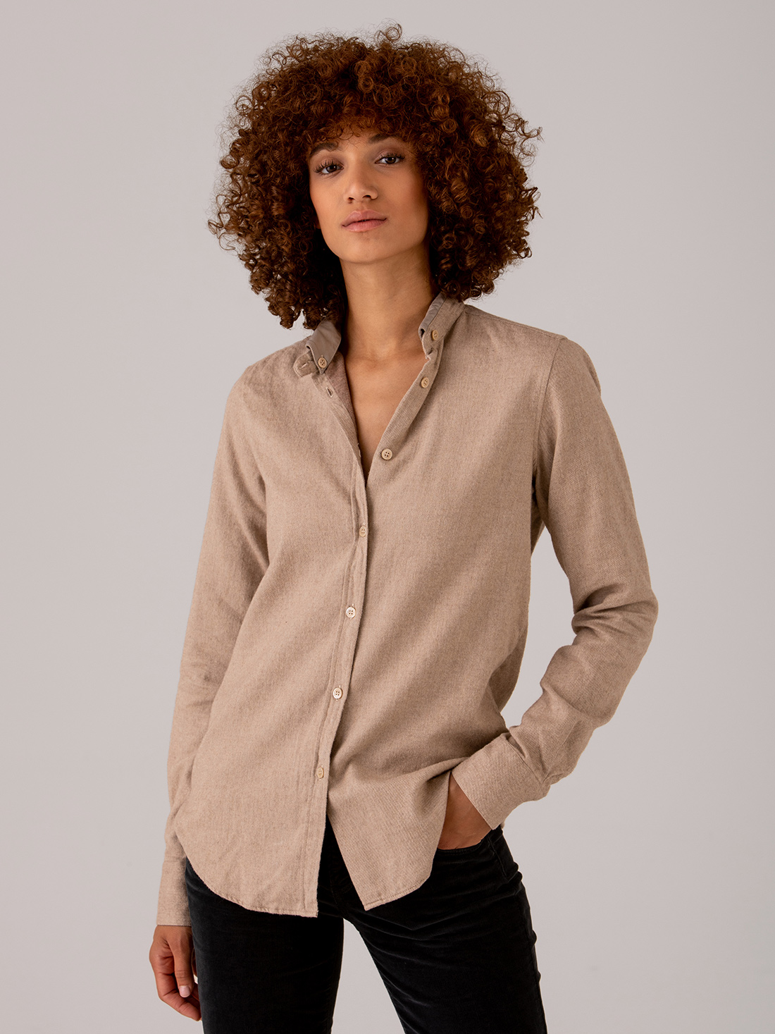 Detailansicht von Flanellbluse mit Stehkragen aus Baumwolle von AGLINI