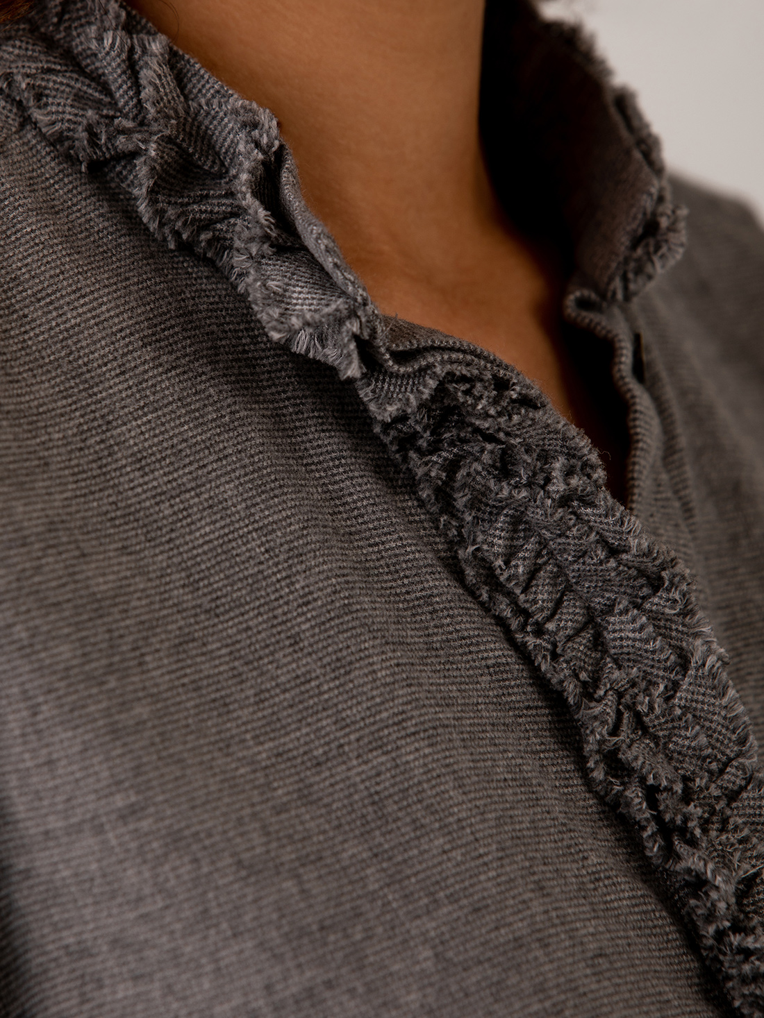 Detailansicht von Baumwollbluse von AGLINI