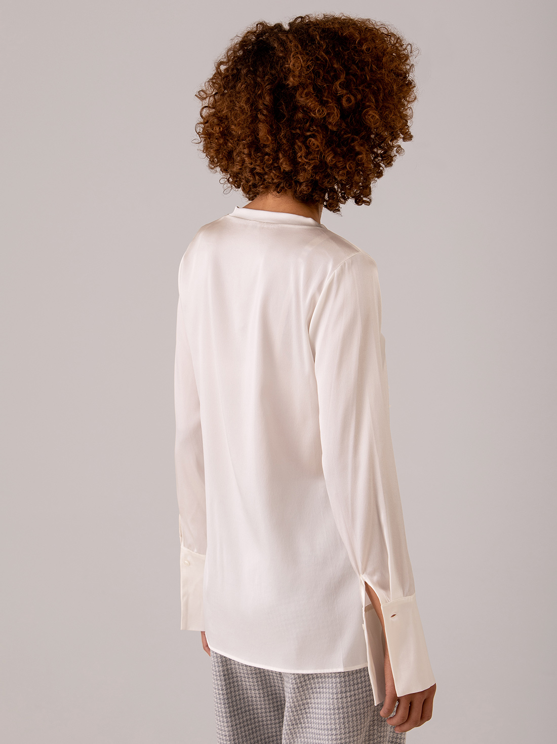 Detailansicht von Seidenbluse von DANIELS