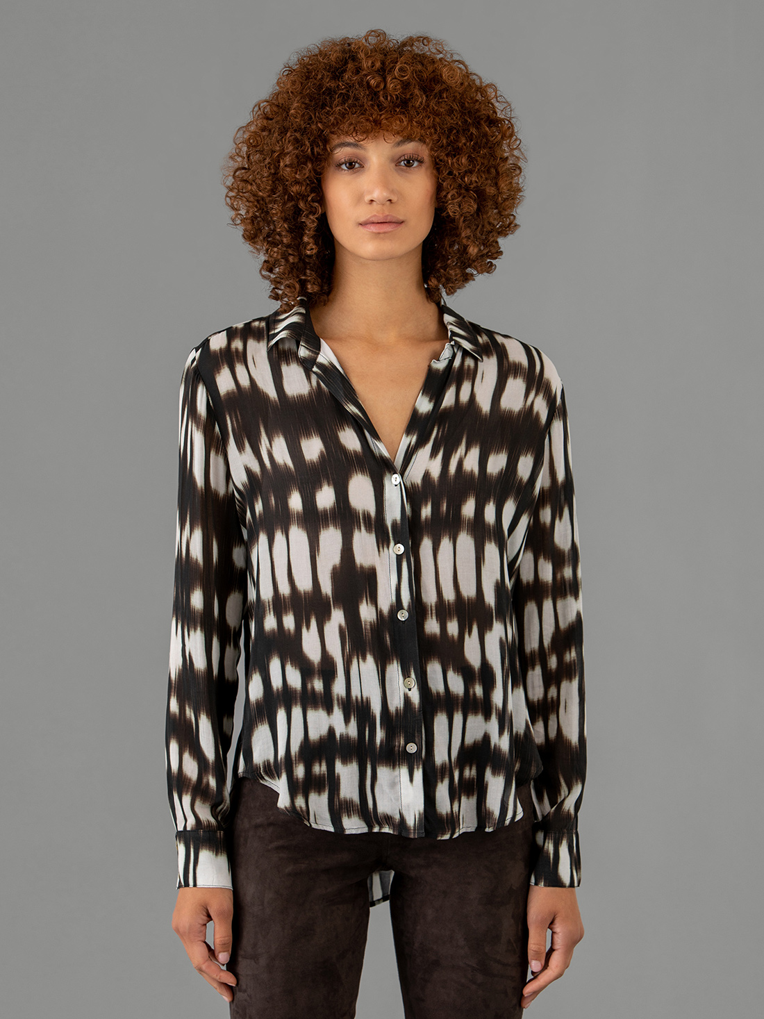 Detailansicht von Gemusterte Bluse von BELLA DAHL