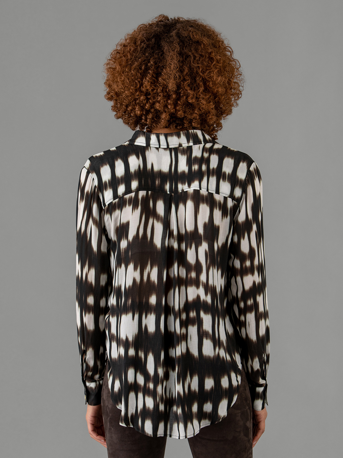 Detailansicht von Gemusterte Bluse von BELLA DAHL