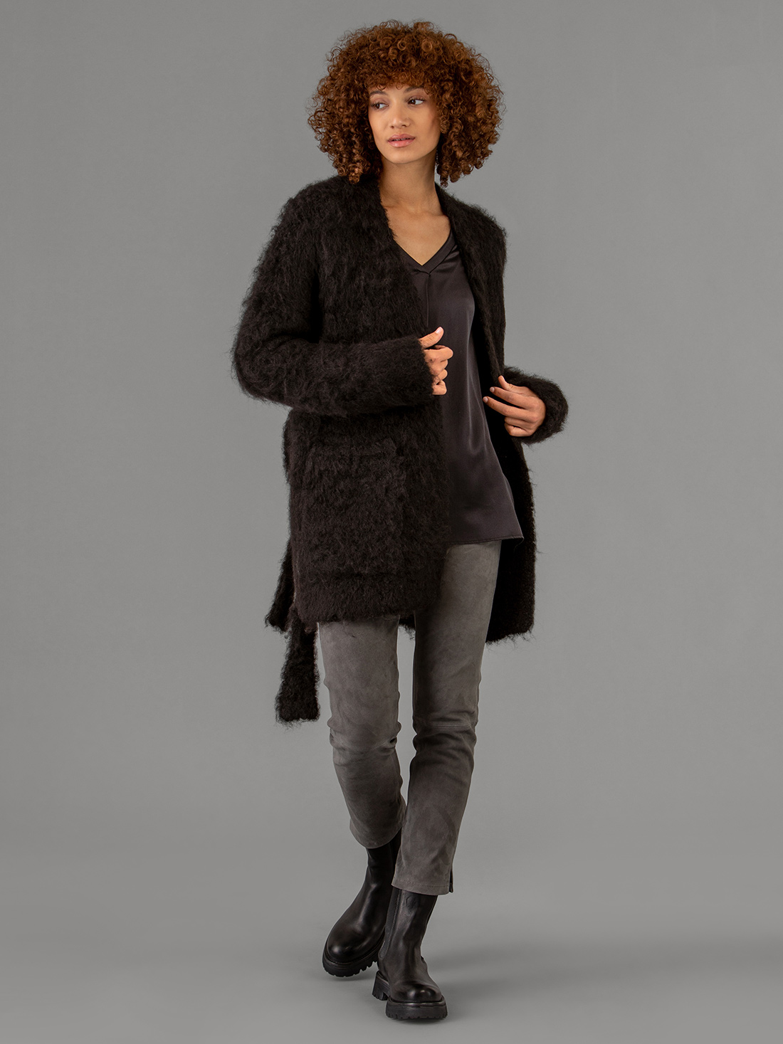 Detailansicht von Strickjacke aus Alpakawolle von ROBERTO COLLINA