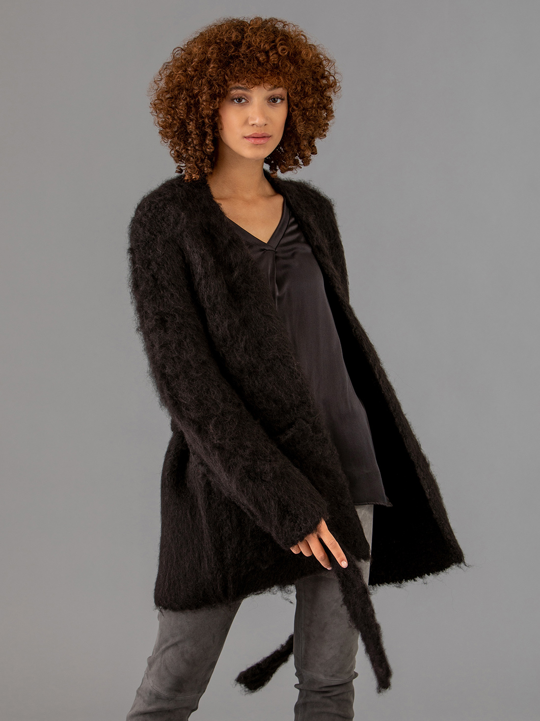 Detailansicht von Strickjacke aus Alpakawolle von ROBERTO COLLINA