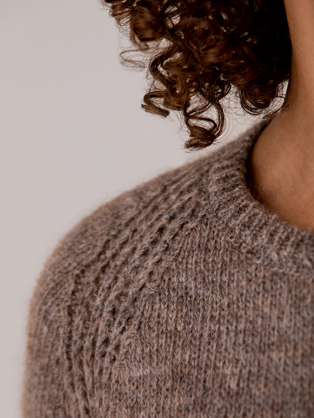 Detailansicht von Pullover von SIBIN LINNEBJERG